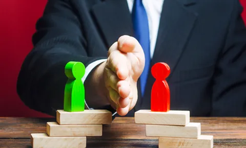 Pháp luật kiểm soát xung đột lợi ích trong hoạch định chính sách kinh tế