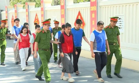 Phát hiện đường dây buôn lậu kim cương có quy mô đặc biệt lớn