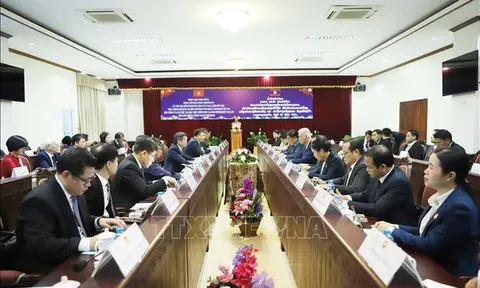 Việt Nam - Lào đẩy mạnh hợp tác về lý luận và chính trị