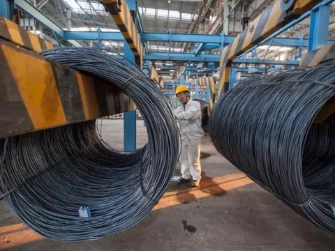 Giá thép tiếp tục giảm sâu