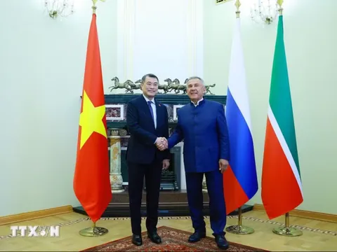 Thủ tướng Chính phủ Lê Minh Hưng gặp Người đứng đầu Cộng hoà Tatarstan