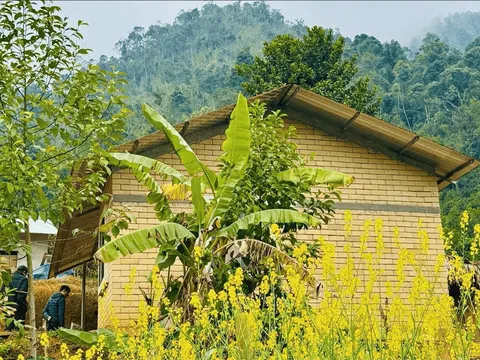Gạch đất không nung, lời giải xanh cho bài toán nhà ở vùng cao