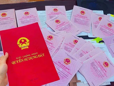 Đất do thôn, xã giao trái thẩm quyền có được cấp sổ đỏ?
