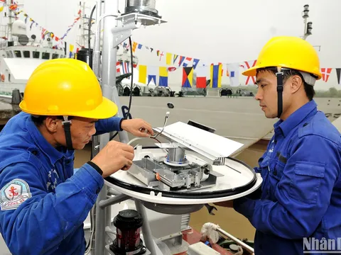 Xây dựng đội ngũ công nhân trí thức Việt Nam trong bối cảnh phát triển nền kinh tế số