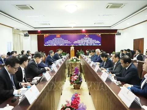 Việt Nam - Lào đẩy mạnh hợp tác về lý luận và chính trị