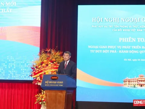 Tiếp tục huy động các nguồn lực bên ngoài, mở rộng thị trường, phục vụ phát triển đất nước nhanh, bền vững