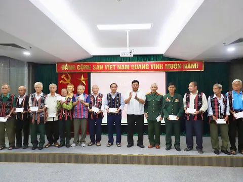 Triển khai chính sách mới đối với Người có uy tín đúng đối tượng, hiệu quả