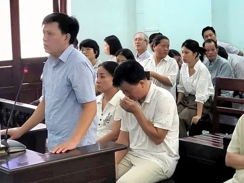 Cựu Phó chánh tòa và cựu Phó viện trưởng Viện Kiểm sát nhân dân TP Huế lãnh án vì nhận hối lộ